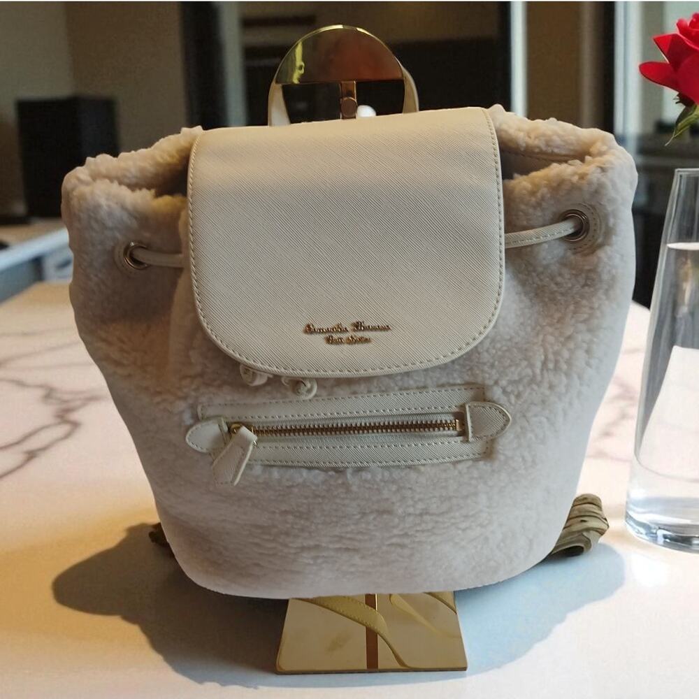 EUC Backpack Samantha Thavasa Petit Choice Ivory Fluffy Sherpa MSRP: $450